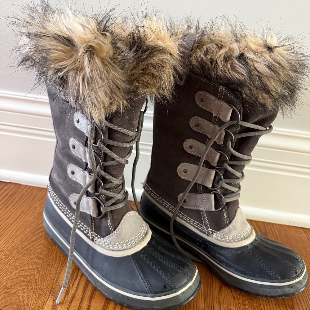 SOREL Joan of artic waterproof fur boot